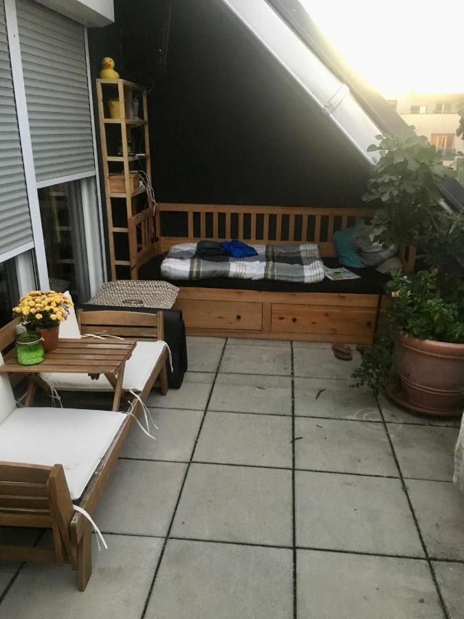 Apartment Dachgeschosswohnung Mit Kostenlosem Parkplatz ! Wien